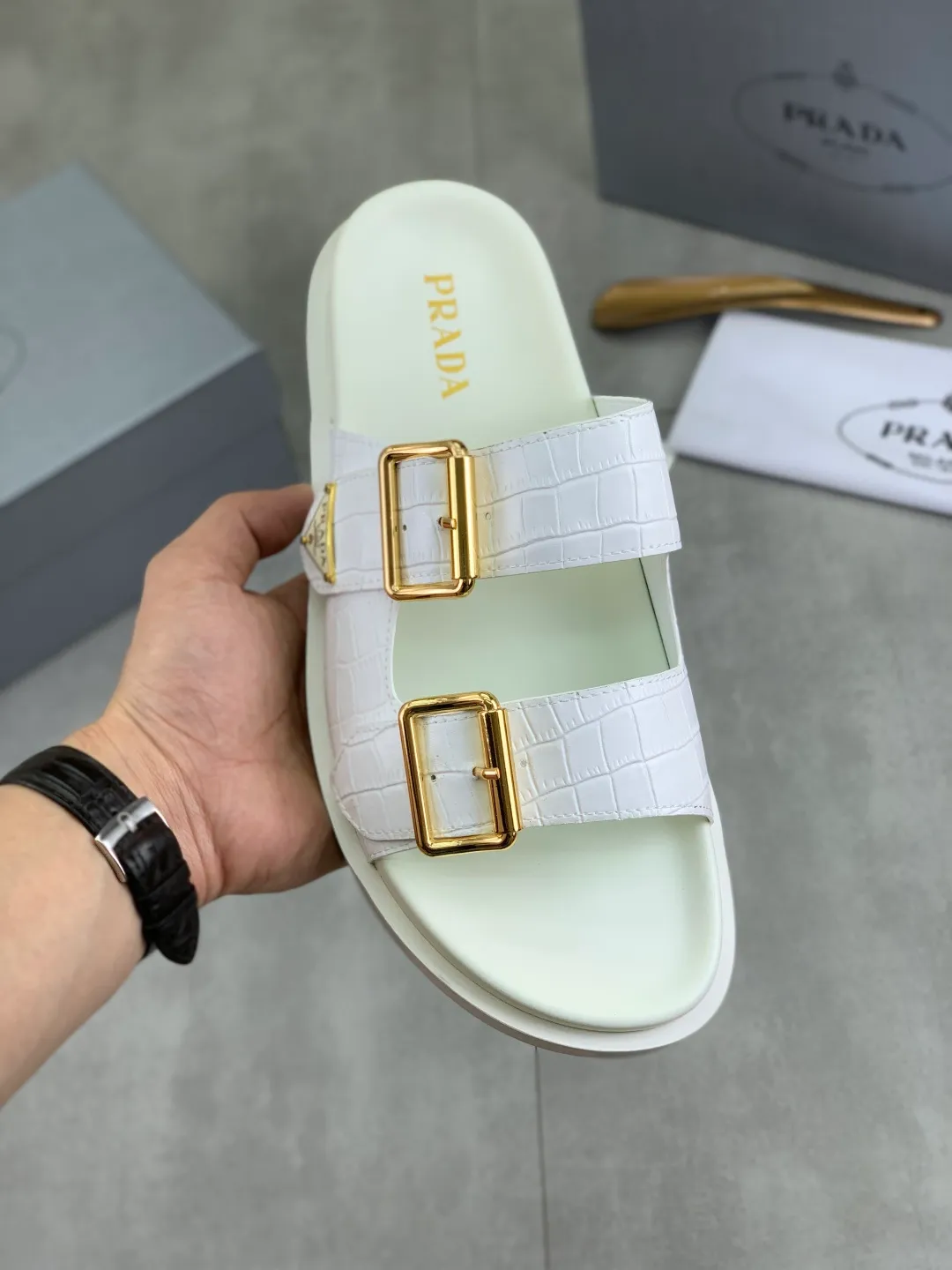 Men's shoes 💰P340💰【New style】🎁🎁🎁 PRADA Prada's new casual slippers, original official website, perfect workmanship, transmitting a kind of noble luxury, sublimating its definition of luxury in Prada's high-end extraordinary craftsmanship. Original combination outsole, code number: 38-44 (45 customized) Multiple colors 🉑️ to choose from